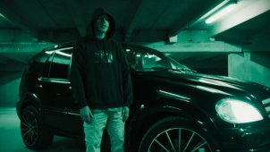 Сон разума в балаклаве и проезды по Нидерландам в видео the Chemodan «Cryoson».