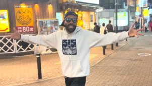 Энергетики окрыляют Redman в Японии на бите Eminem в новом видео «Don’t Give AF».