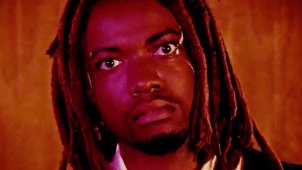 21-летний redveil находит новый уровень эмоций (и голос) на альбоме «Sankofa» и в видео «Time».