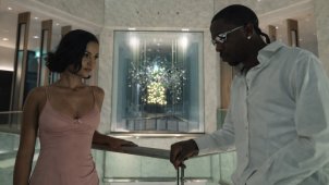 Возвращение Travis Scott в компании красотки Tyla и ветерана Vybz Kartel в новом видео «PBT».