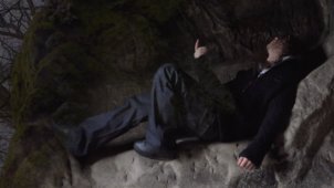 Bladee постигает тайные знаки и находит равновесие на фоне природы в новом клипе «Magic Misery».