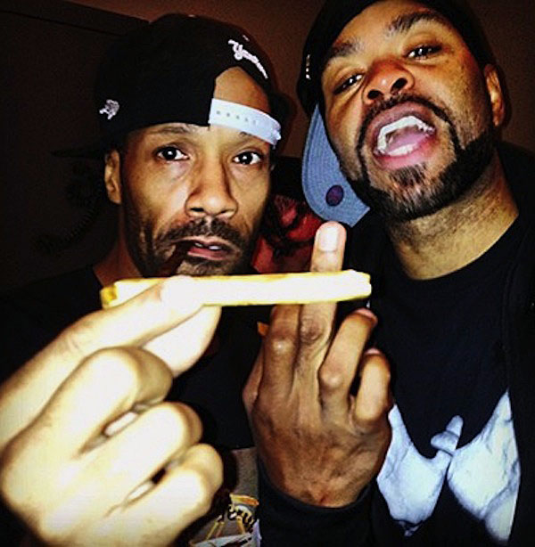 Фото дня: Method Man и Redman курят золотые бланты.